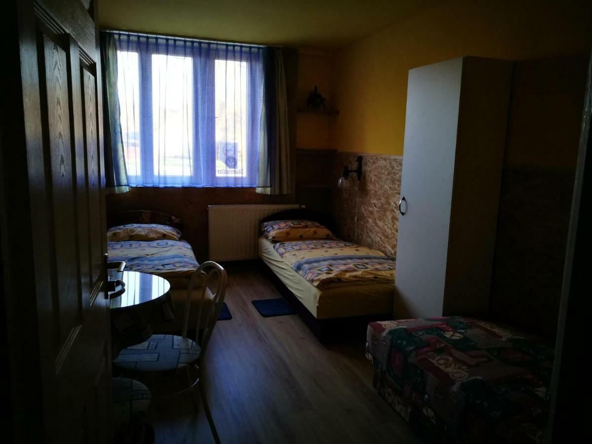 Paterdombi Vendeghaz Hotell Zalaegerszeg Eksteriør bilde